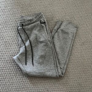 American Eagle Men's Gray Jogger Pants with Drawstring